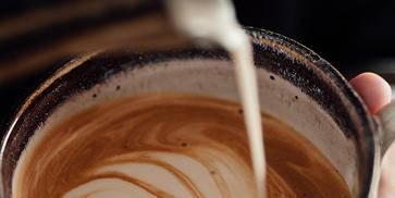 Piala Blue Well Latte Art: Buktikan Seni Anda di Atas Kanvas Espresso